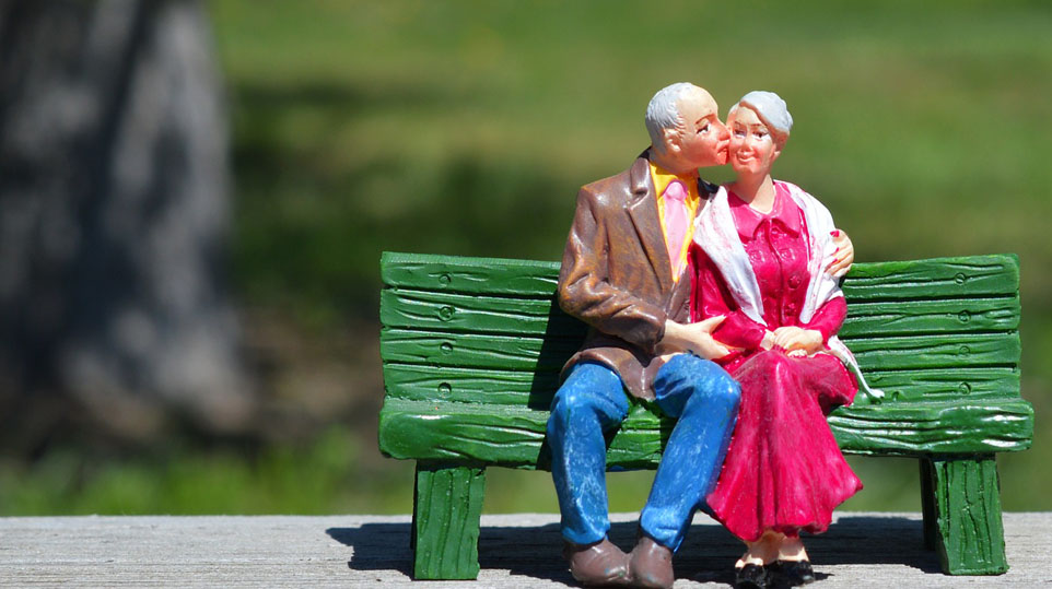 toy retired couple