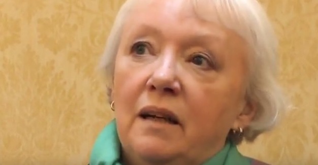 Carer Sue Wardlaw (cropped)