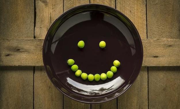 smiley peas (cropped)